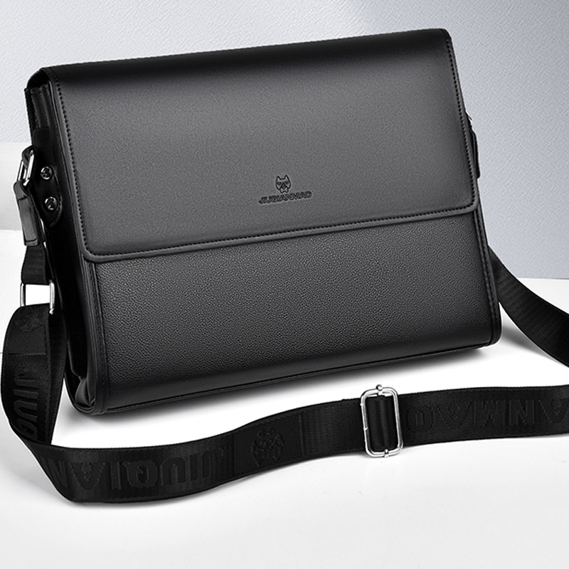Interior Design Documentation - Bolsa Transversal Quadrada de Couro para